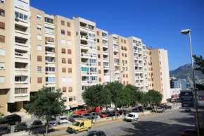 Отель Rooms with WiFi Split - 9240  Сплит